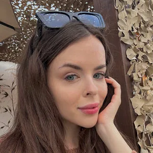 Chloe Loe ✨ (1 link) — allmylinks.com